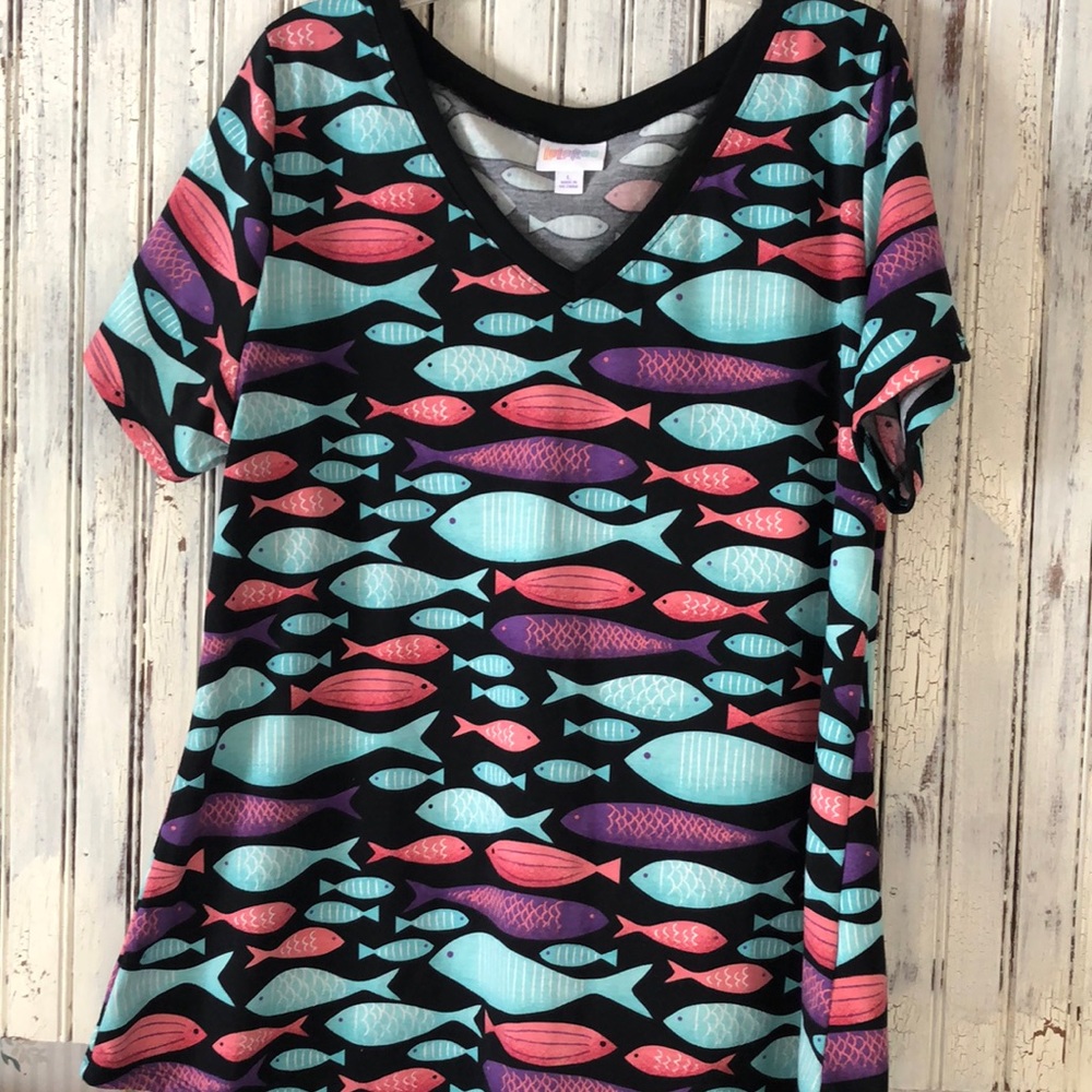 LuLaRue size large shirt sleeved shirt with fish print